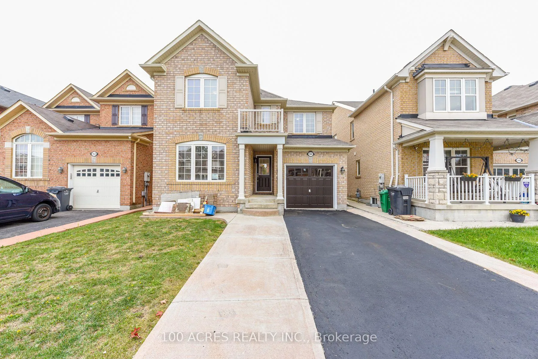 Front of 164 Gardenbrooke Trail