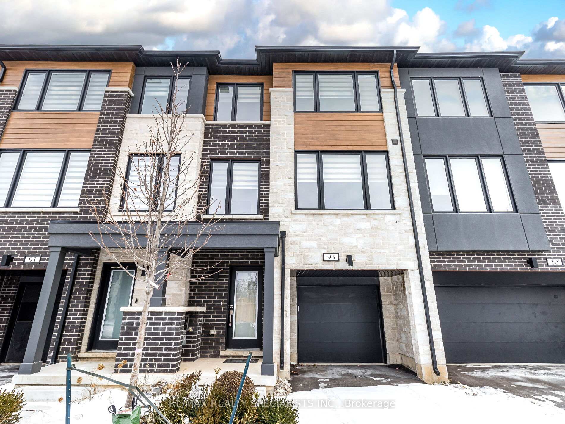 Photo 1 of Unit 54, 93 Windtree Way W, Halton Hills, Georgetown — HOMEH