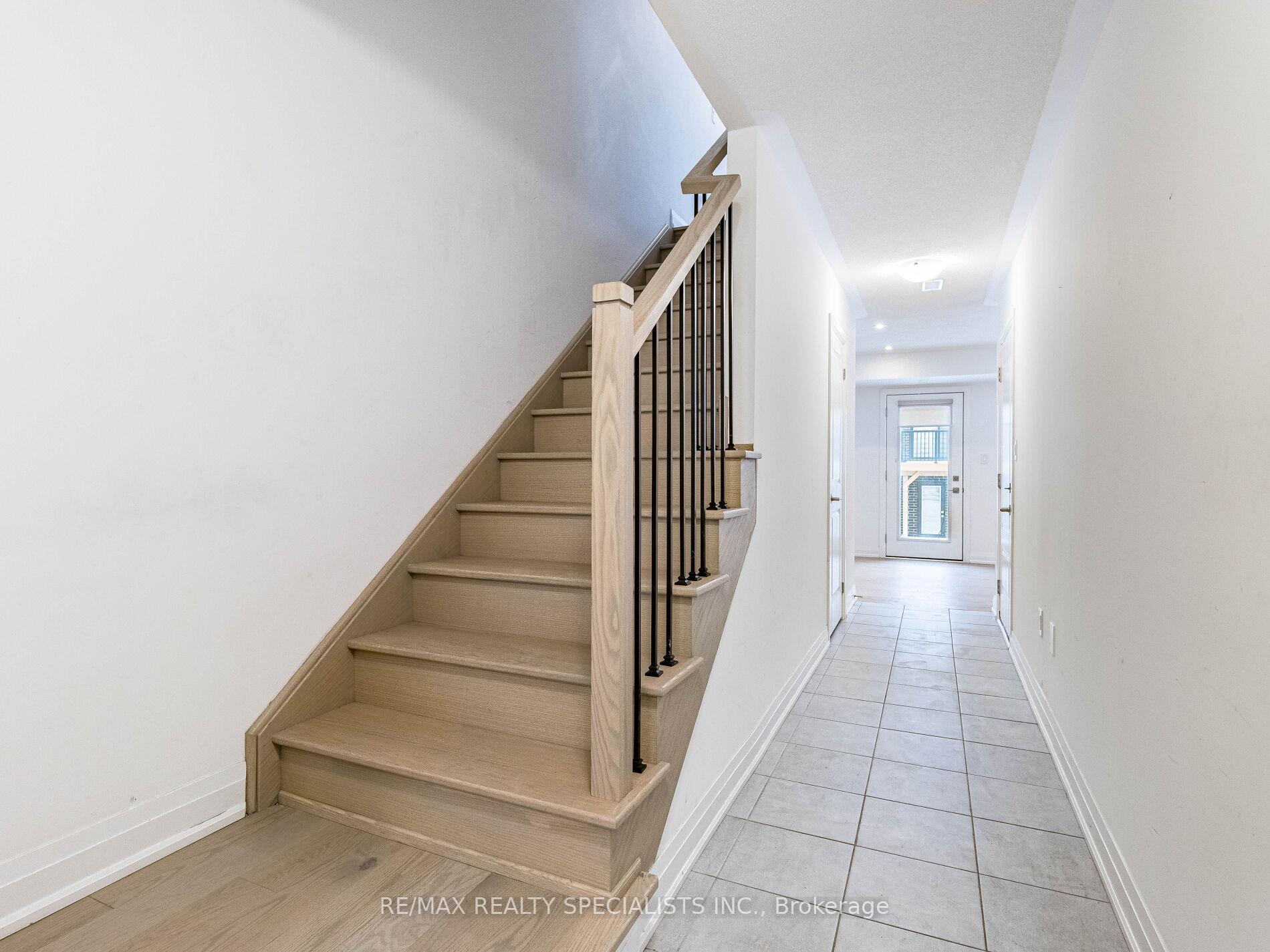 Photo 5 of Unit 54, 93 Windtree Way W, Halton Hills, Georgetown — HOMEH