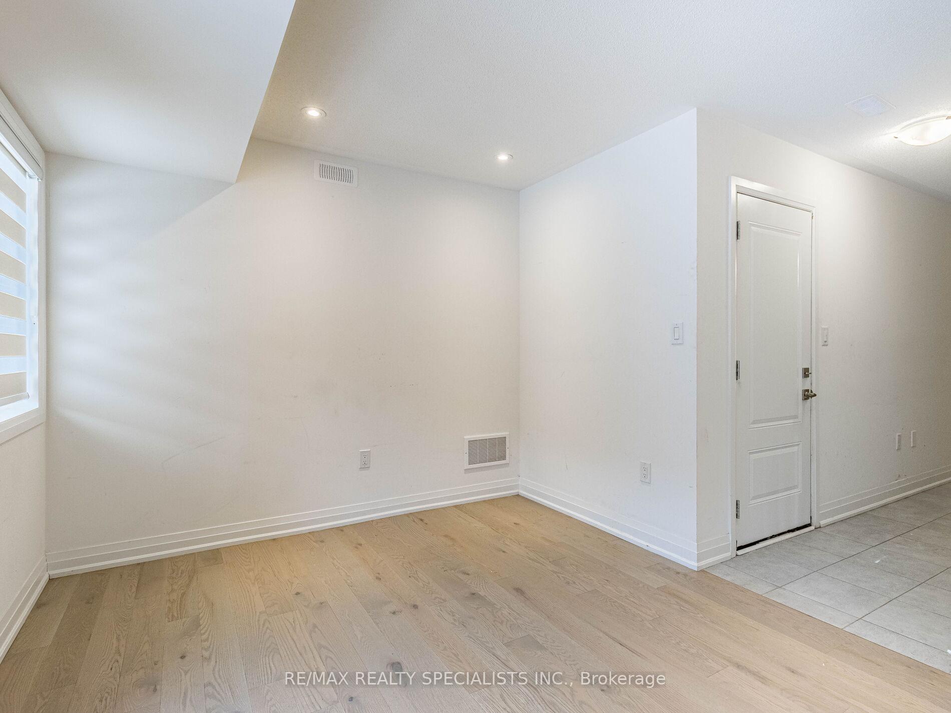 Photo 6 of Unit 54, 93 Windtree Way W, Halton Hills, Georgetown — HOMEH