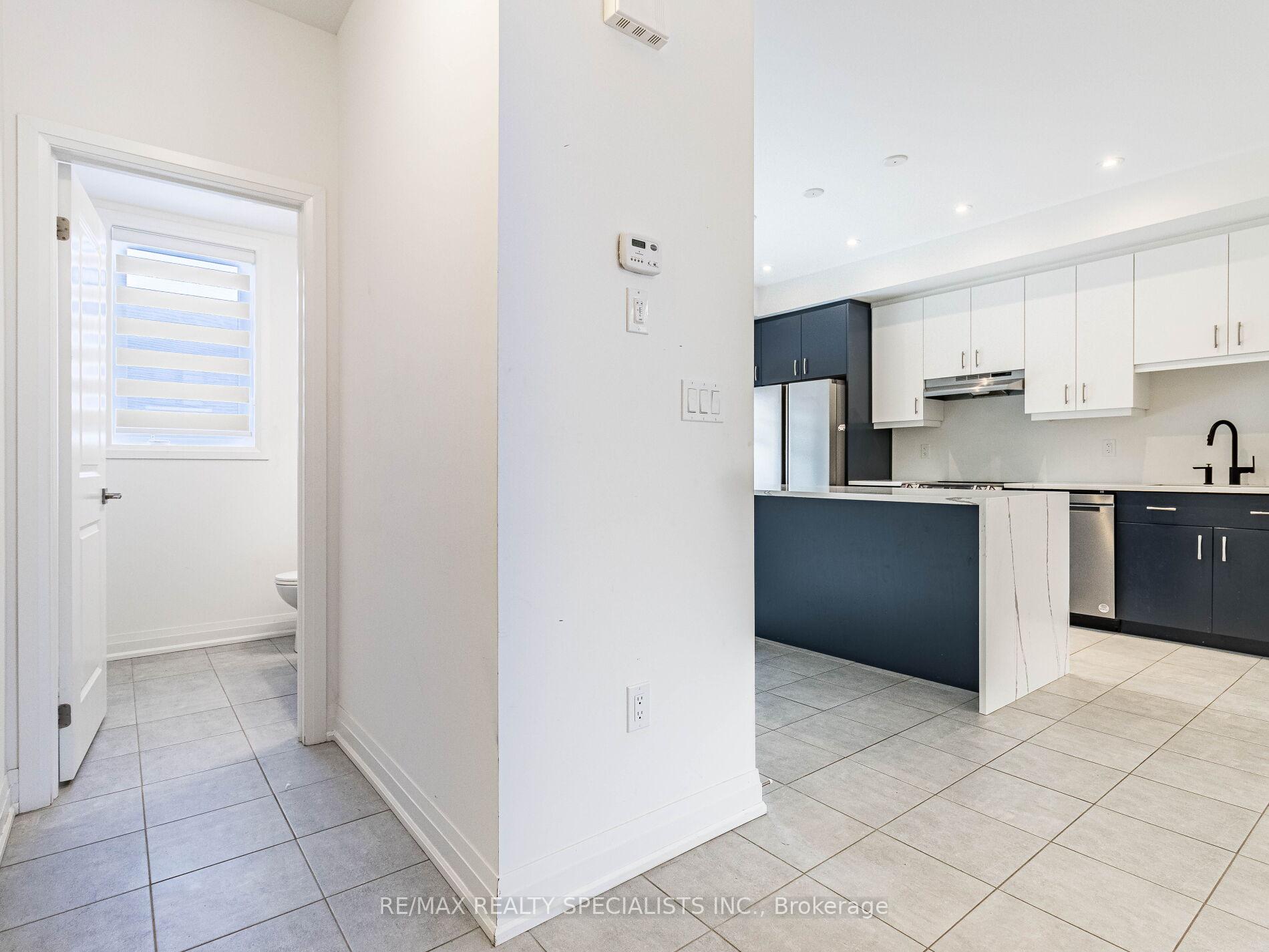 Photo 8 of Unit 54, 93 Windtree Way W, Halton Hills, Georgetown — HOMEH