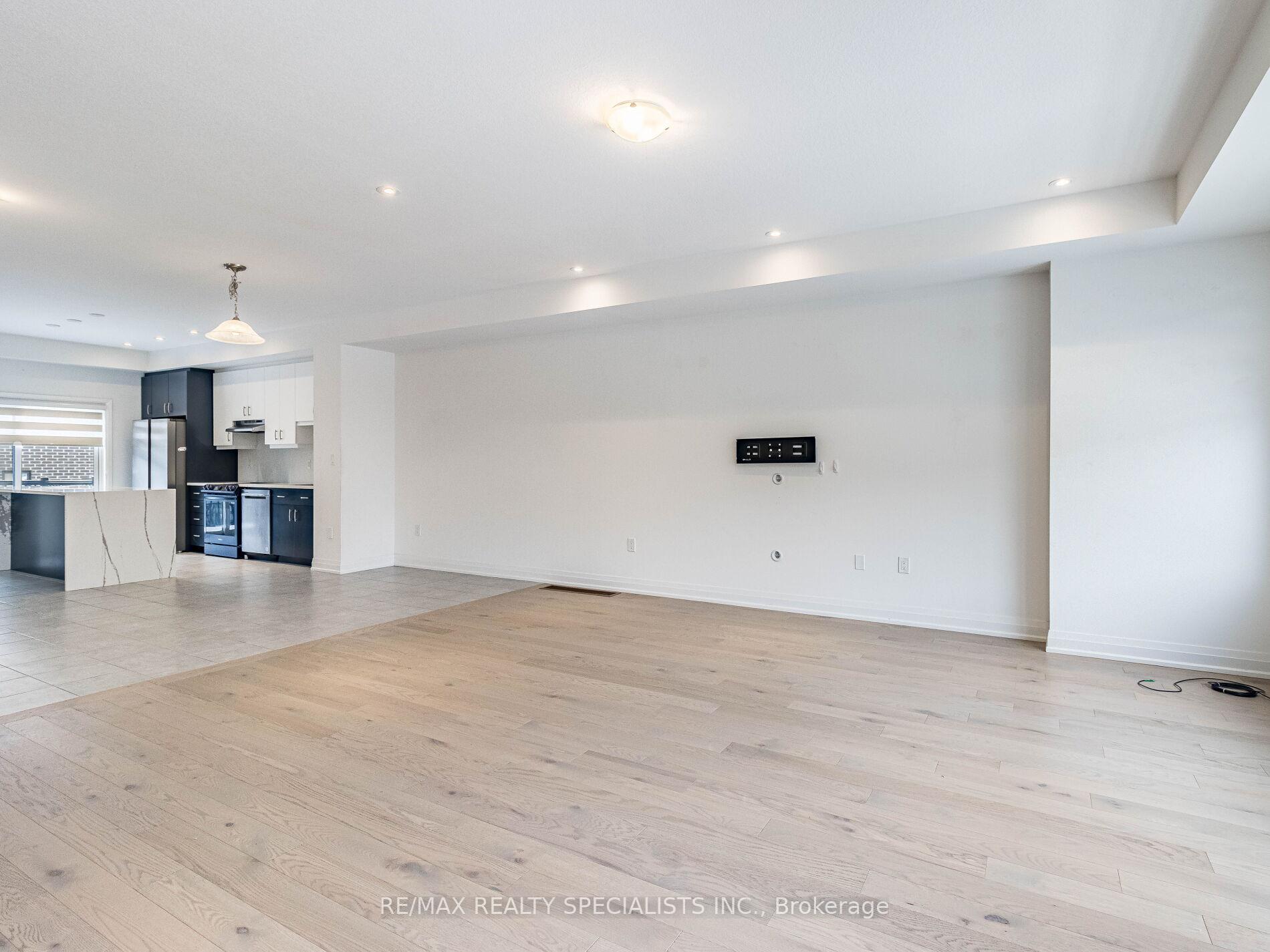 Photo 19 of Unit 54, 93 Windtree Way W, Halton Hills, Georgetown — HOMEH