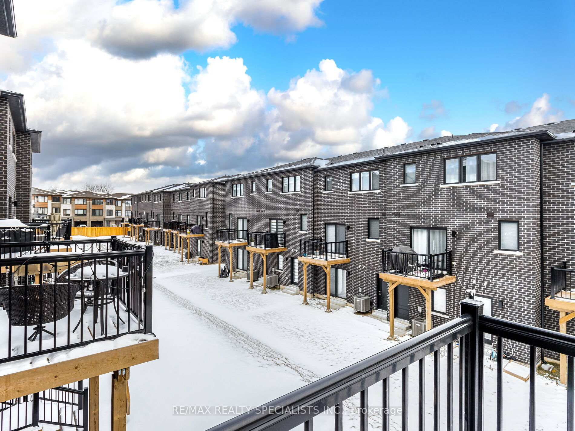 Photo 38 of Unit 54, 93 Windtree Way W, Halton Hills, Georgetown — HOMEH