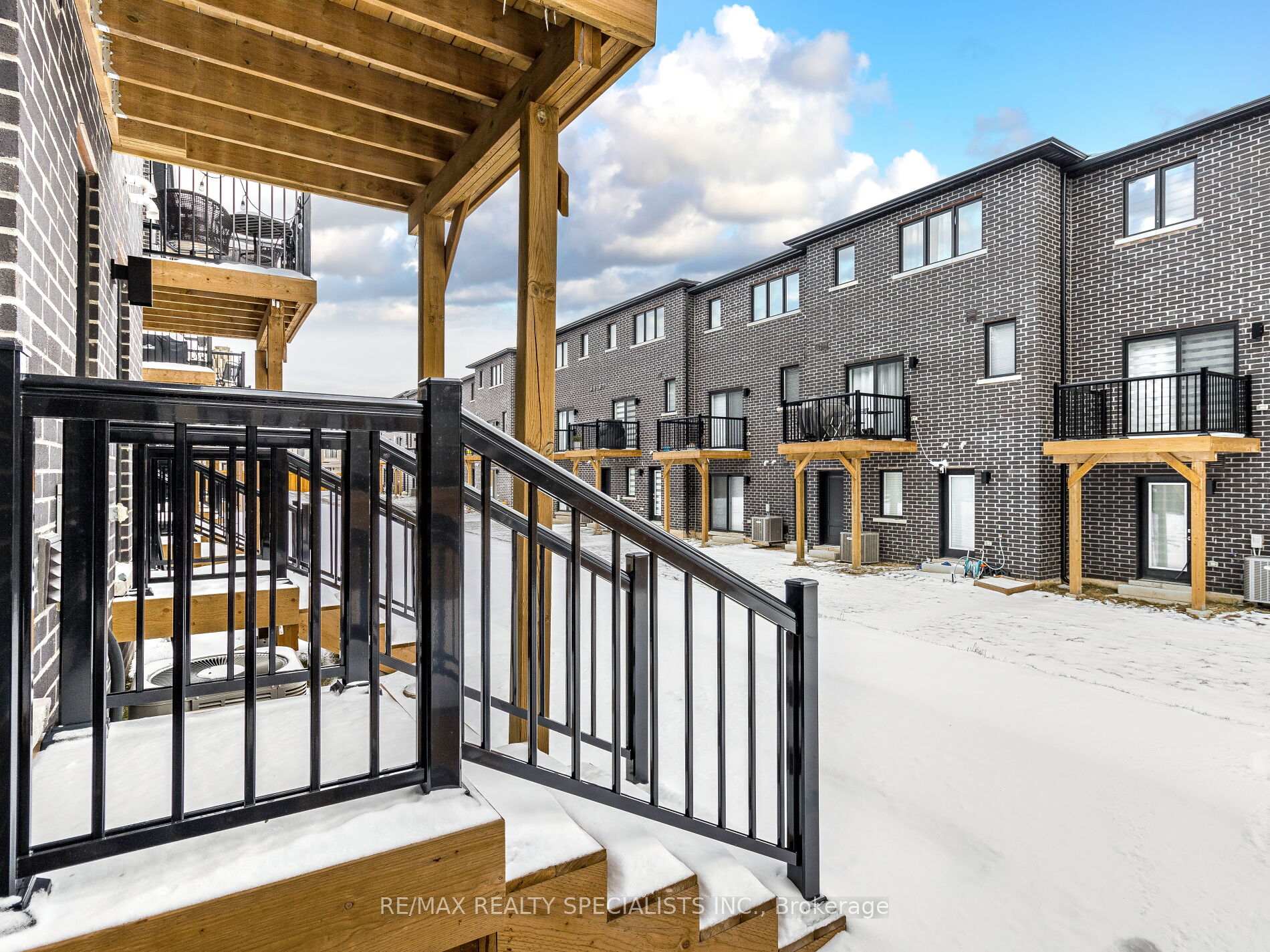 Photo 39 of Unit 54, 93 Windtree Way W, Halton Hills, Georgetown — HOMEH