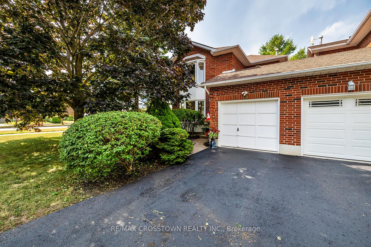 Photo 5 of 44 Hewitt Crescent, Ajax, South East — HOMEH