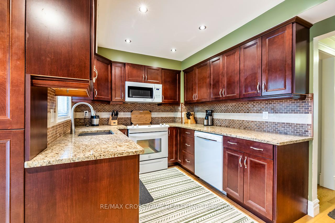 Photo 9 of 44 Hewitt Crescent, Ajax, South East — HOMEH