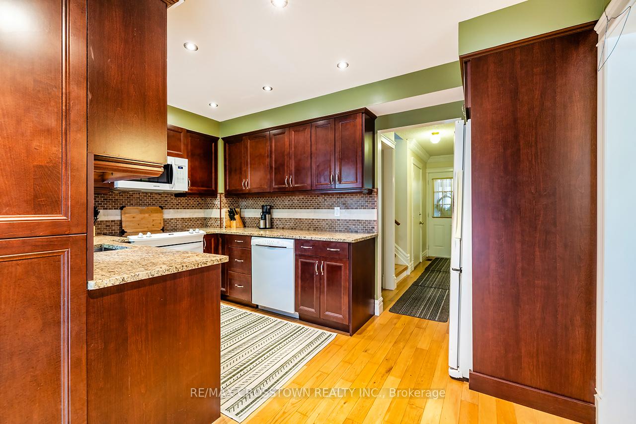 Photo 8 of 44 Hewitt Crescent, Ajax, South East — HOMEH
