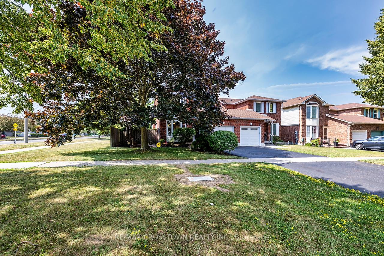 Photo 29 of 44 Hewitt Crescent, Ajax, South East — HOMEH
