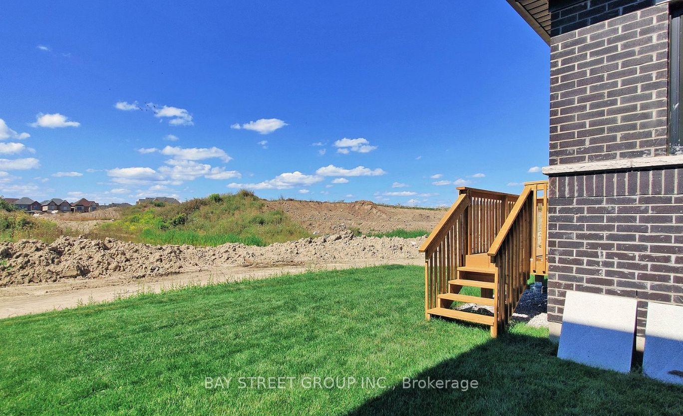 Photo 20 of 24 Moorhart Crescent, Caledon, Rural Caledon — HOMEH