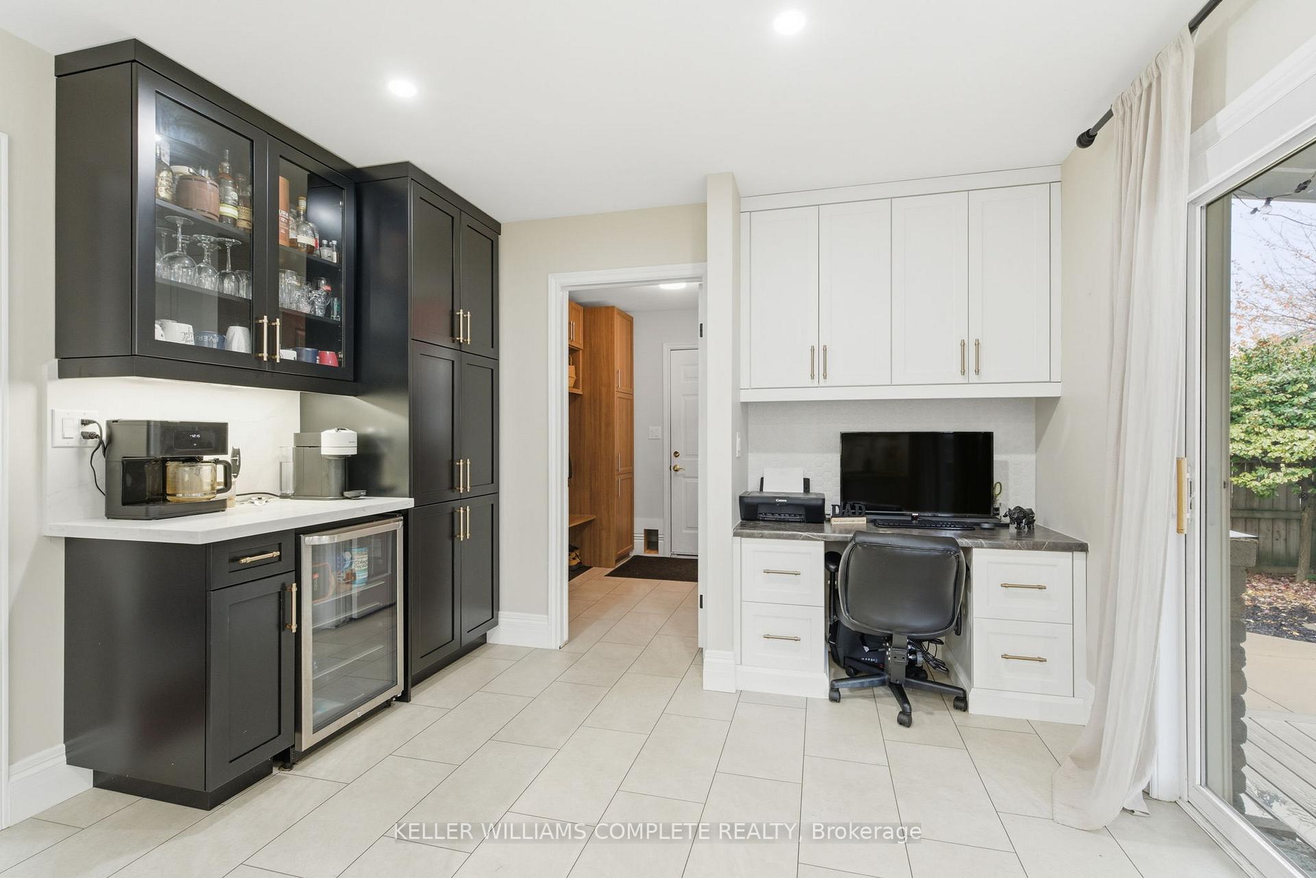 Photo 13 of 8 Sidney Crescent, Hamilton, Stoney Creek Mountain — HOMEH