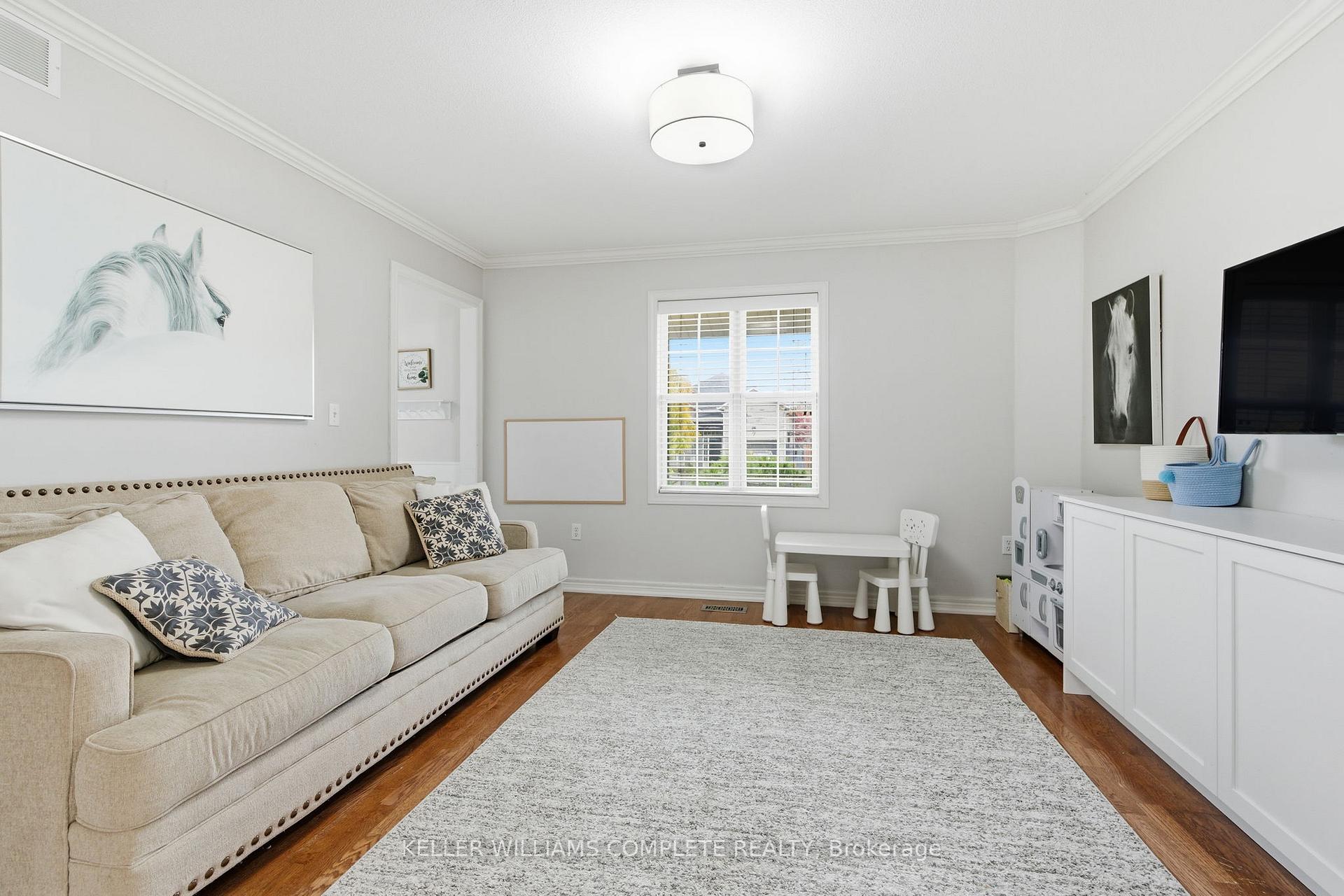 Photo 14 of 8 Sidney Crescent, Hamilton, Stoney Creek Mountain — HOMEH