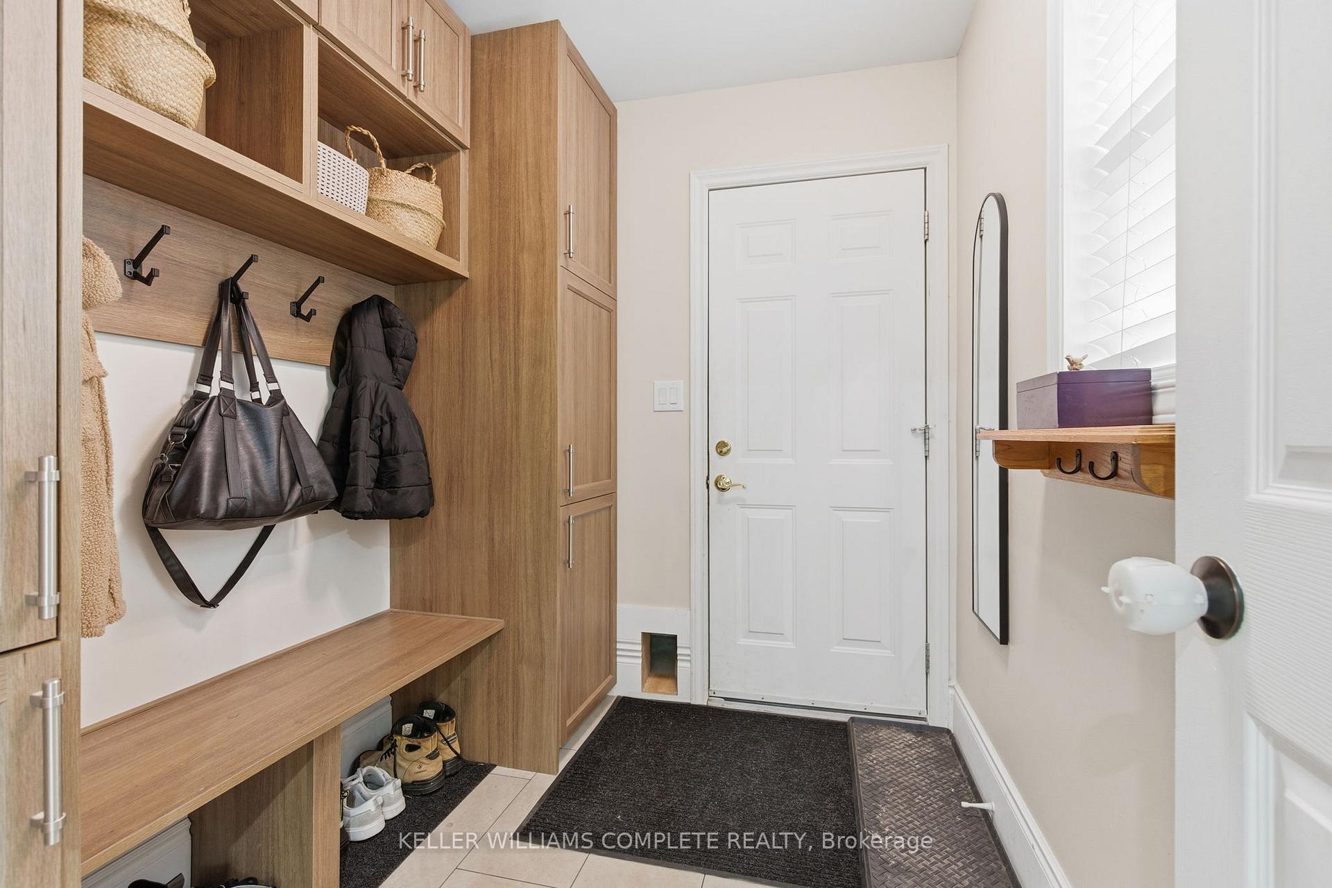 Photo 17 of 8 Sidney Crescent, Hamilton, Stoney Creek Mountain — HOMEH