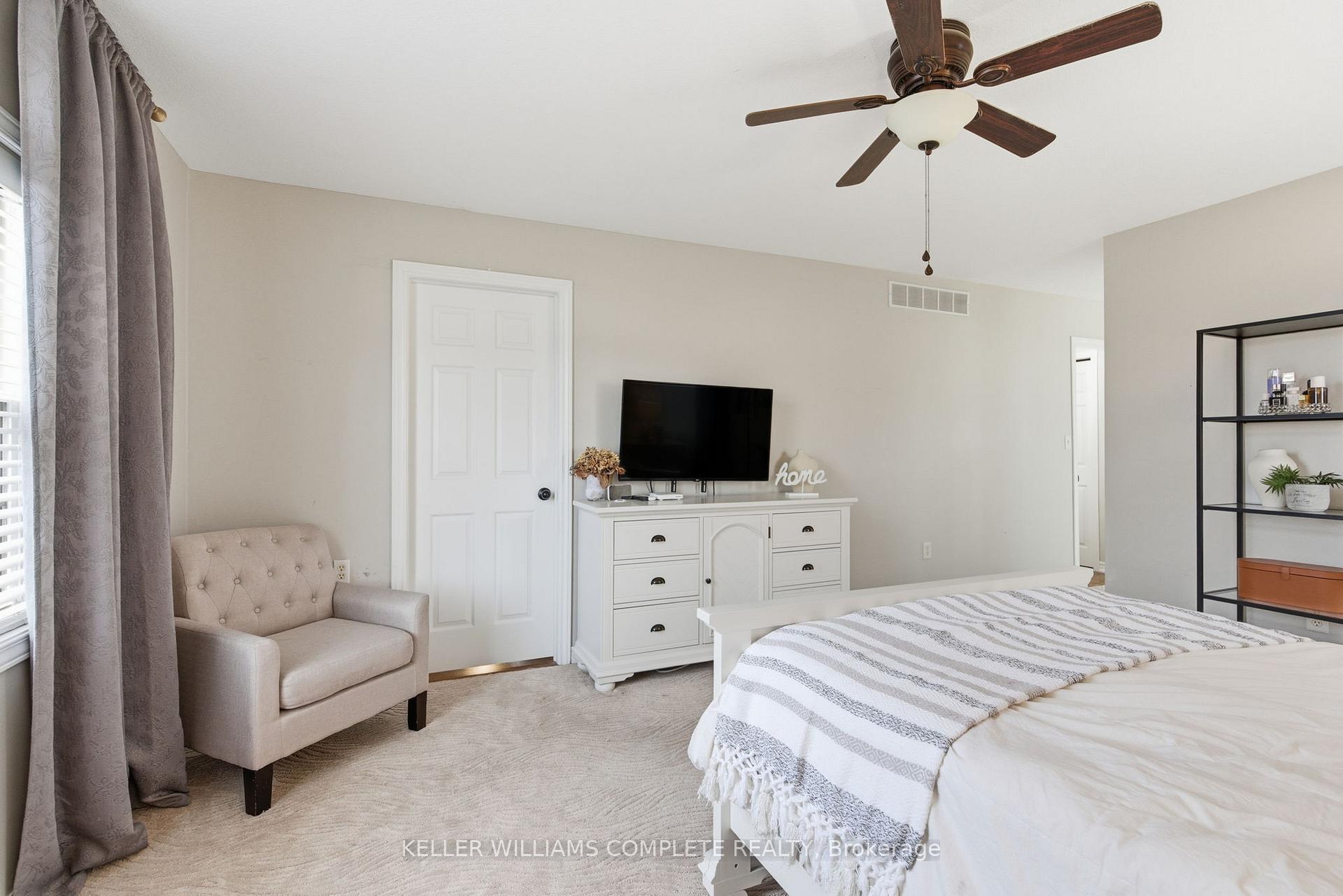 Photo 19 of 8 Sidney Crescent, Hamilton, Stoney Creek Mountain — HOMEH