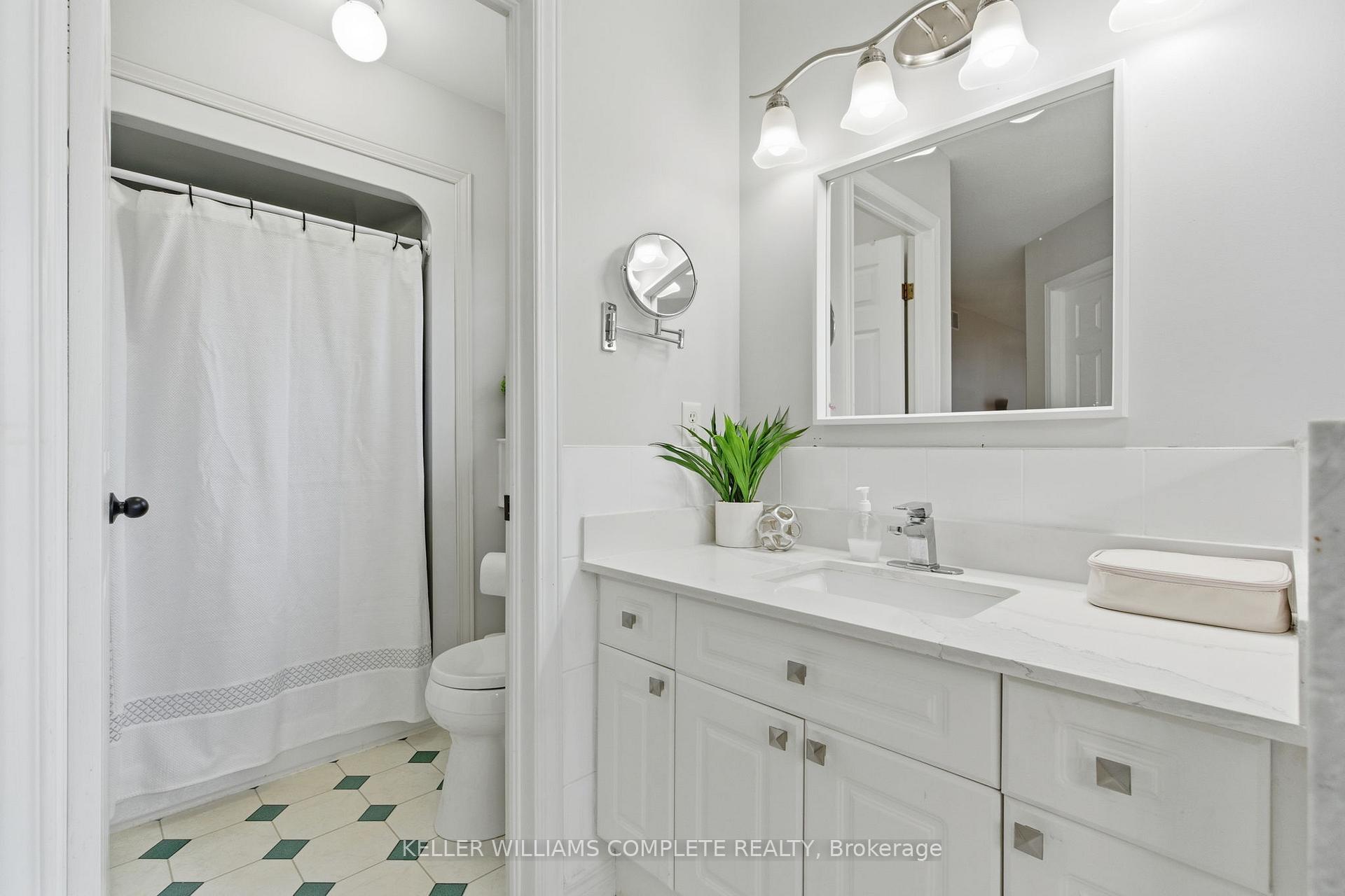 Photo 20 of 8 Sidney Crescent, Hamilton, Stoney Creek Mountain — HOMEH