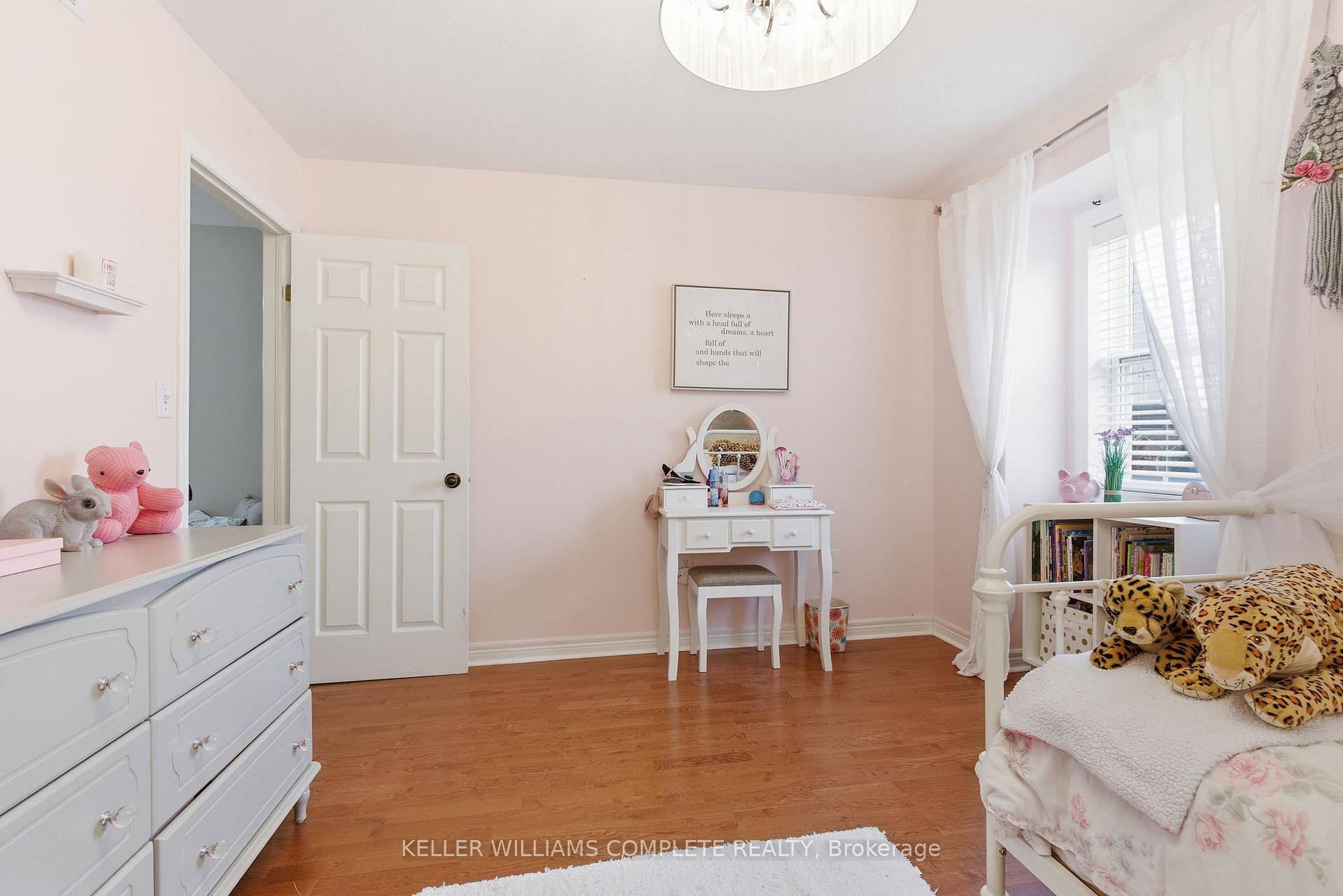 Photo 25 of 8 Sidney Crescent, Hamilton, Stoney Creek Mountain — HOMEH