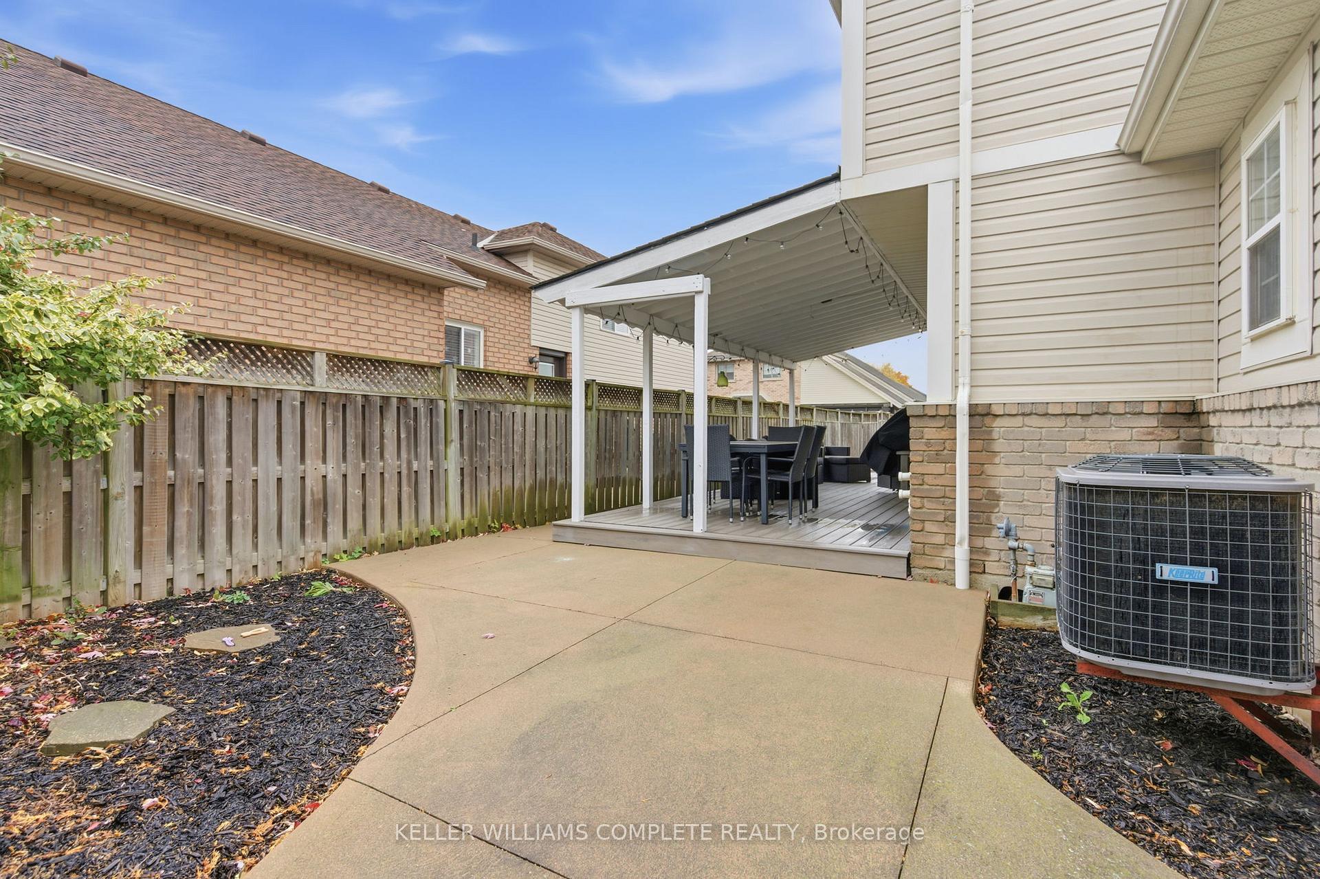 Photo 41 of 8 Sidney Crescent, Hamilton, Stoney Creek Mountain — HOMEH