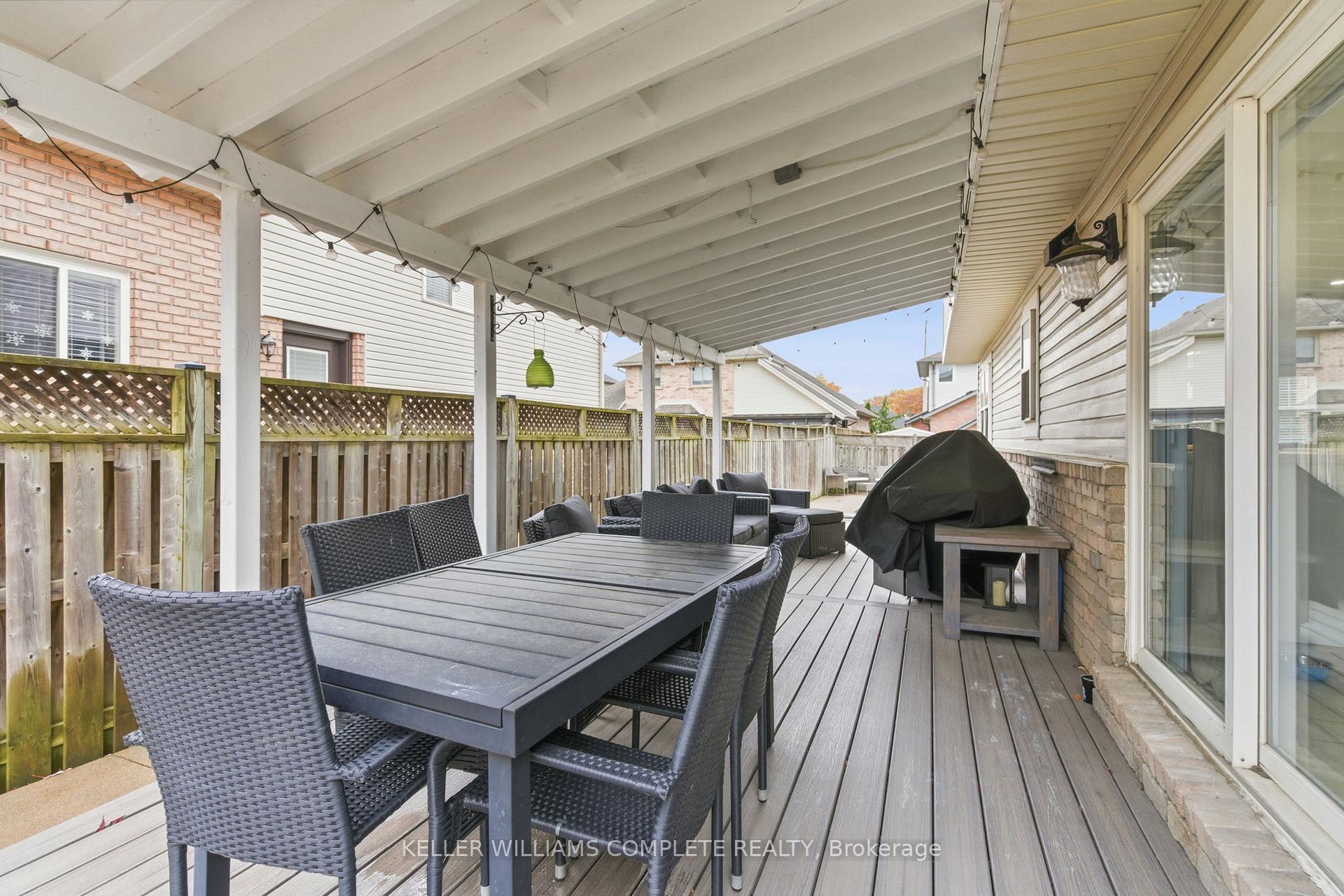 Photo 42 of 8 Sidney Crescent, Hamilton, Stoney Creek Mountain — HOMEH