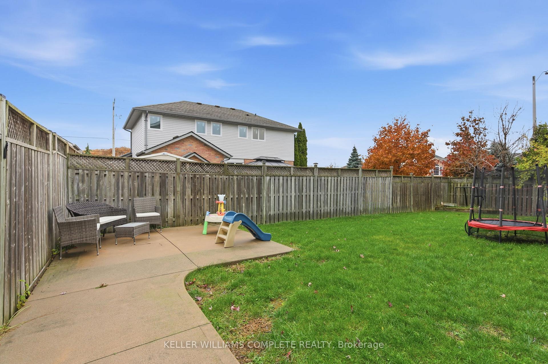 Photo 43 of 8 Sidney Crescent, Hamilton, Stoney Creek Mountain — HOMEH