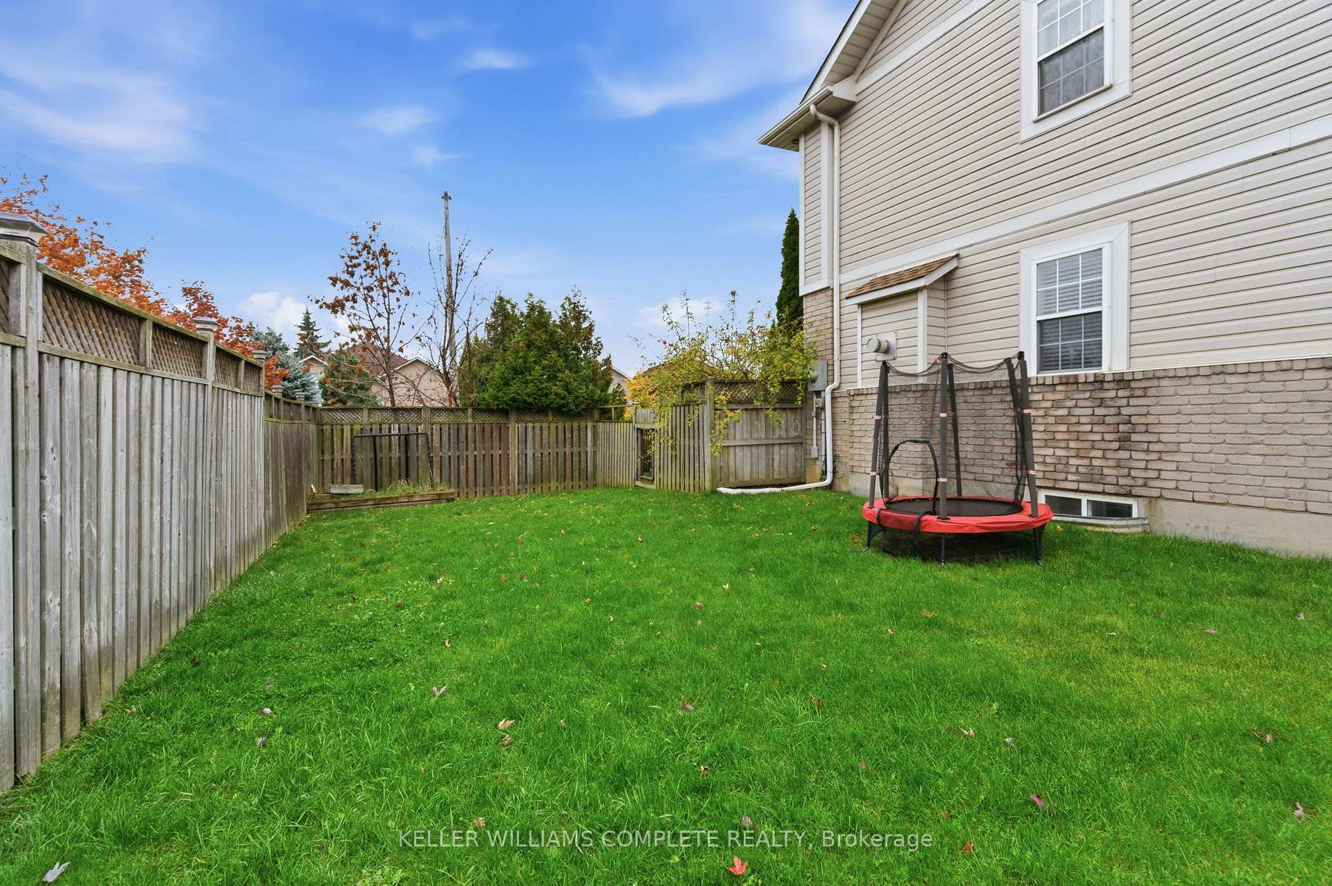 Photo 44 of 8 Sidney Crescent, Hamilton, Stoney Creek Mountain — HOMEH