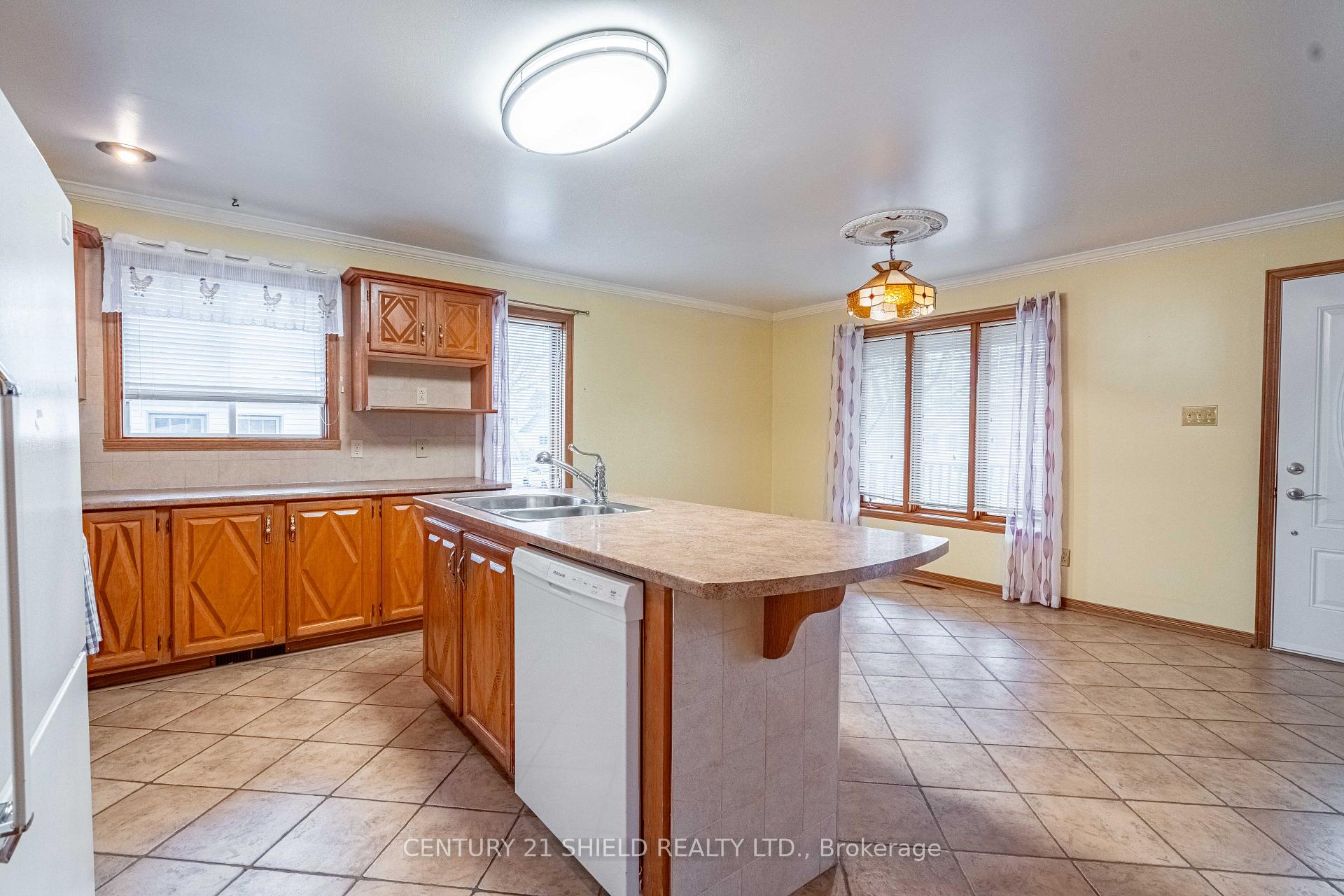 Photo 3 of 1408 First Street E, Cornwall — HOMEH