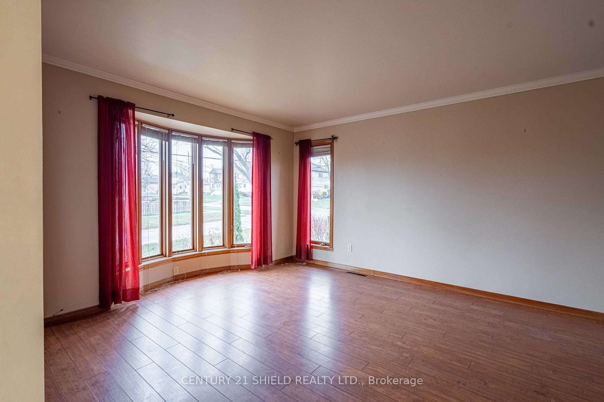 Photo 6 of 1408 First Street E, Cornwall — HOMEH