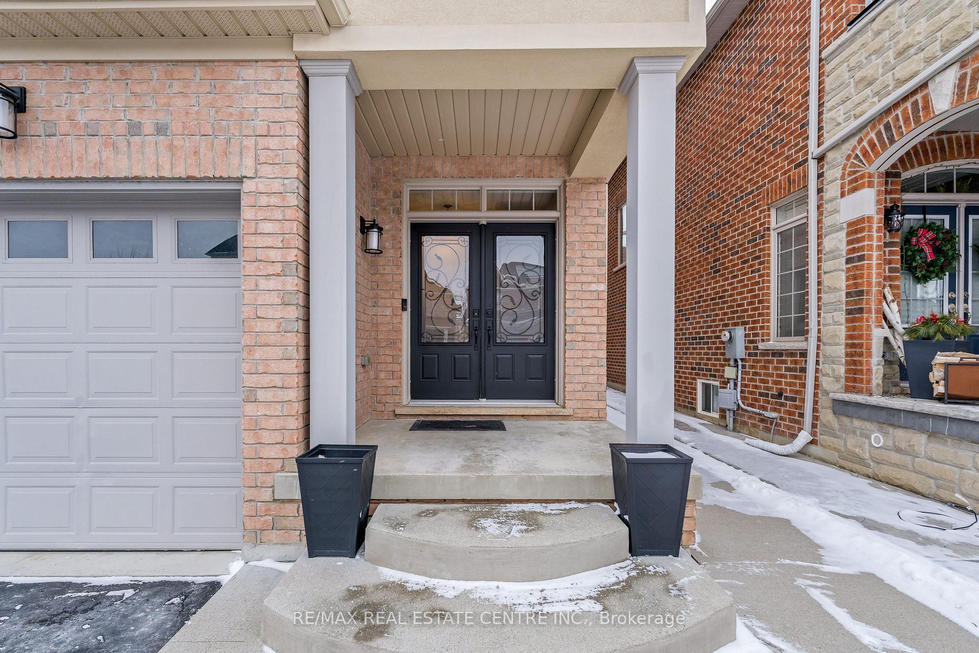Photo 3 of 72 Ballantine Drive, Halton Hills, Georgetown — HOMEH