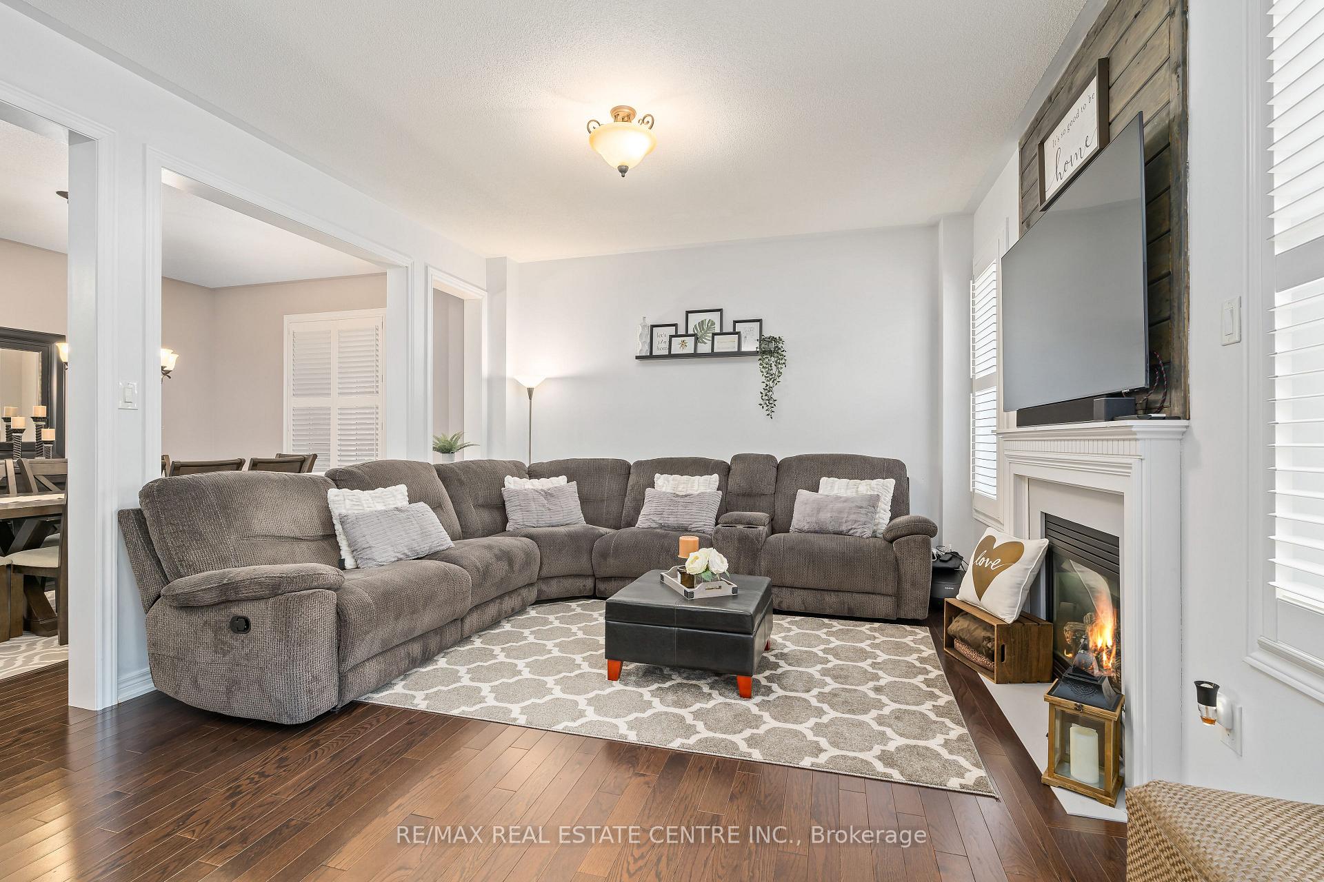 Photo 10 of 72 Ballantine Drive, Halton Hills, Georgetown — HOMEH