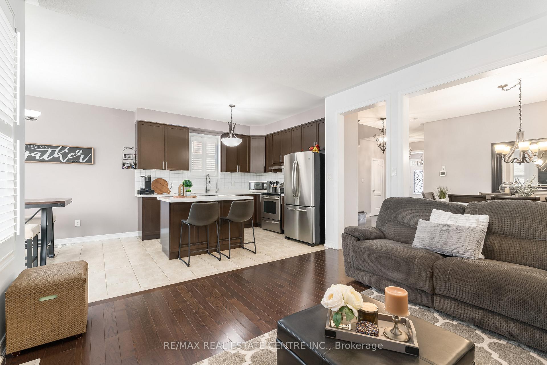 Photo 12 of 72 Ballantine Drive, Halton Hills, Georgetown — HOMEH