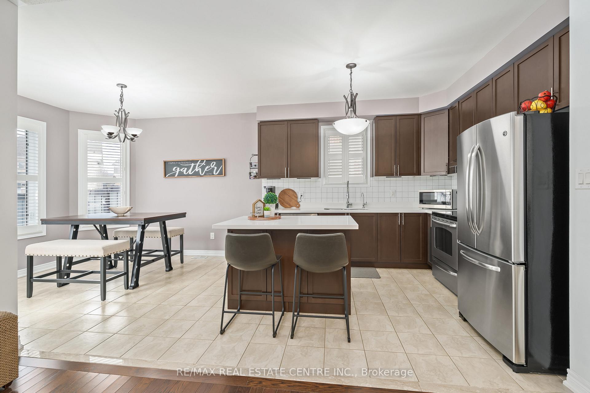 Photo 13 of 72 Ballantine Drive, Halton Hills, Georgetown — HOMEH