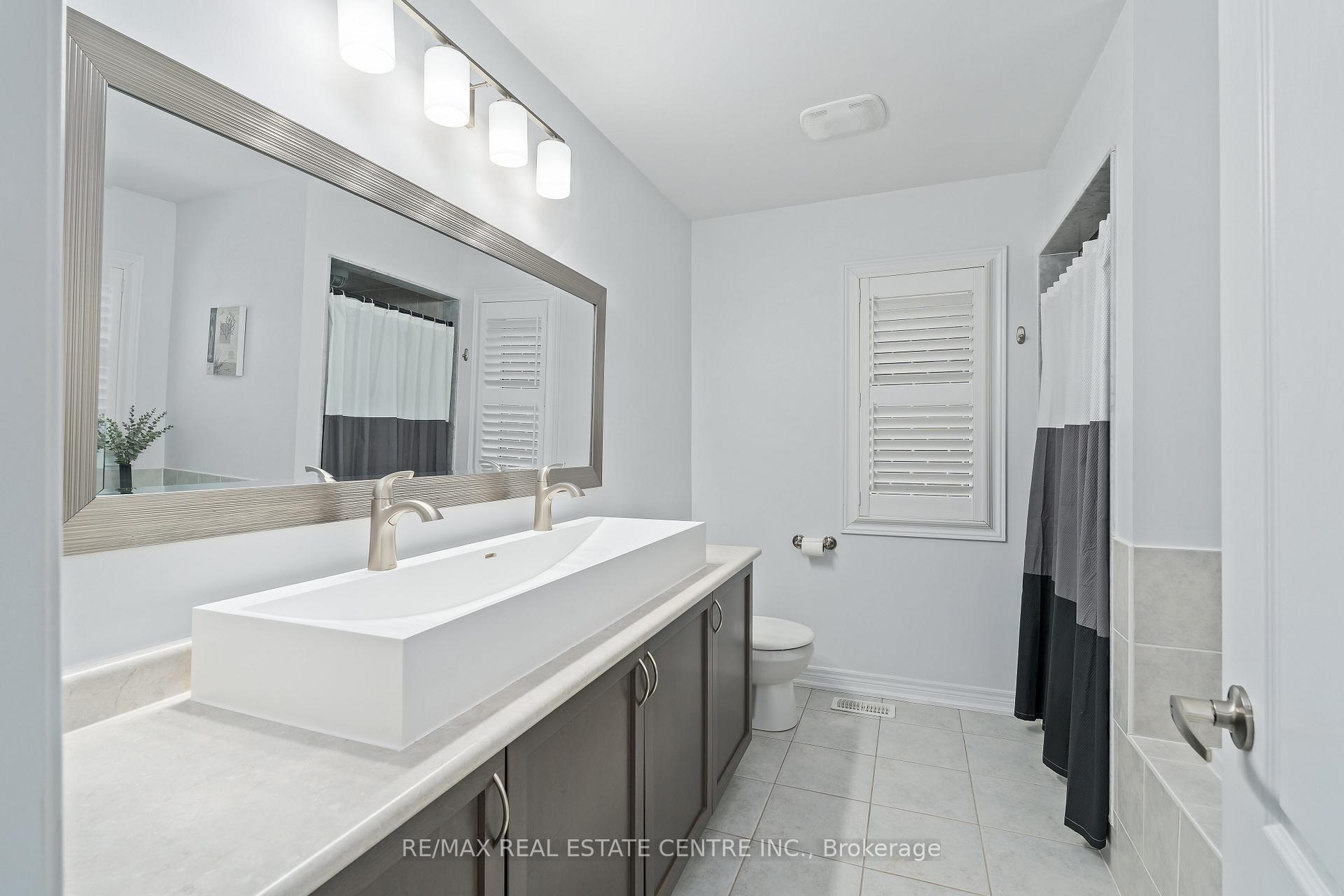Photo 24 of 72 Ballantine Drive, Halton Hills, Georgetown — HOMEH