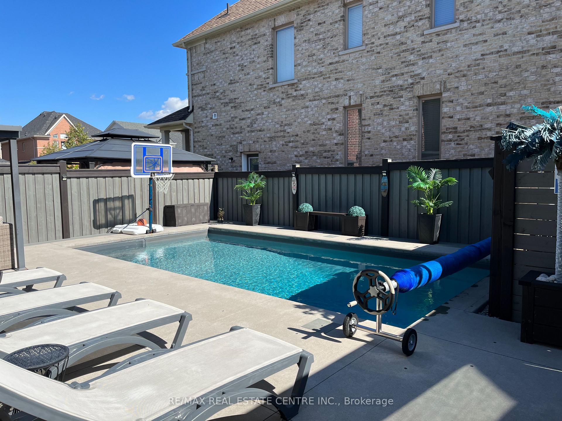 Photo 37 of 72 Ballantine Drive, Halton Hills, Georgetown — HOMEH