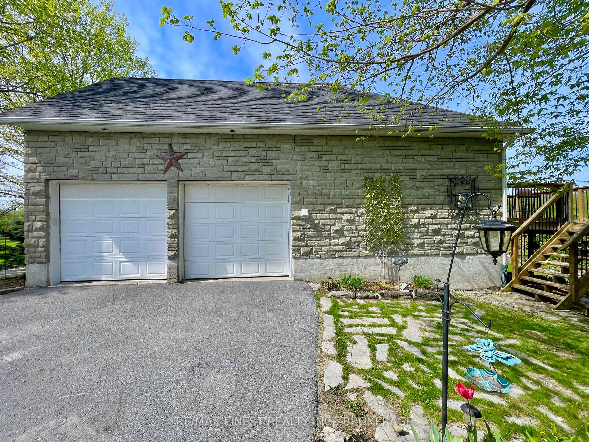 Photo 4 of 1226 Rutledge Road, Frontenac, Frontenac South — HOMEH