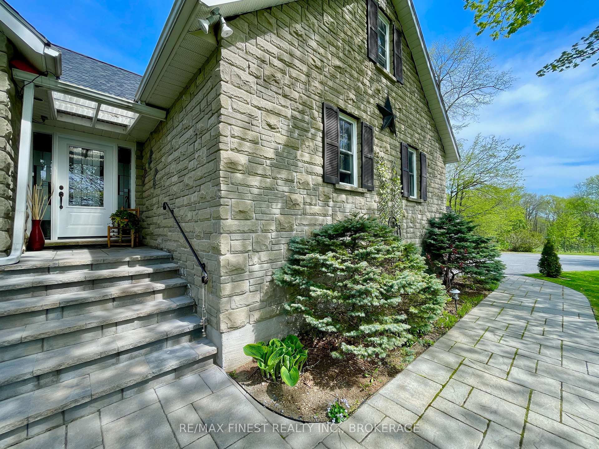 Photo 5 of 1226 Rutledge Road, Frontenac, Frontenac South — HOMEH