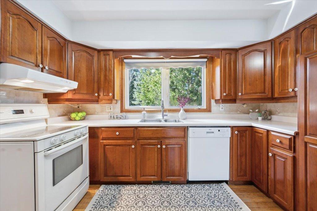 Photo 7 of 83 Balmoral Drive, Guelph, Riverside Park — HOMEH