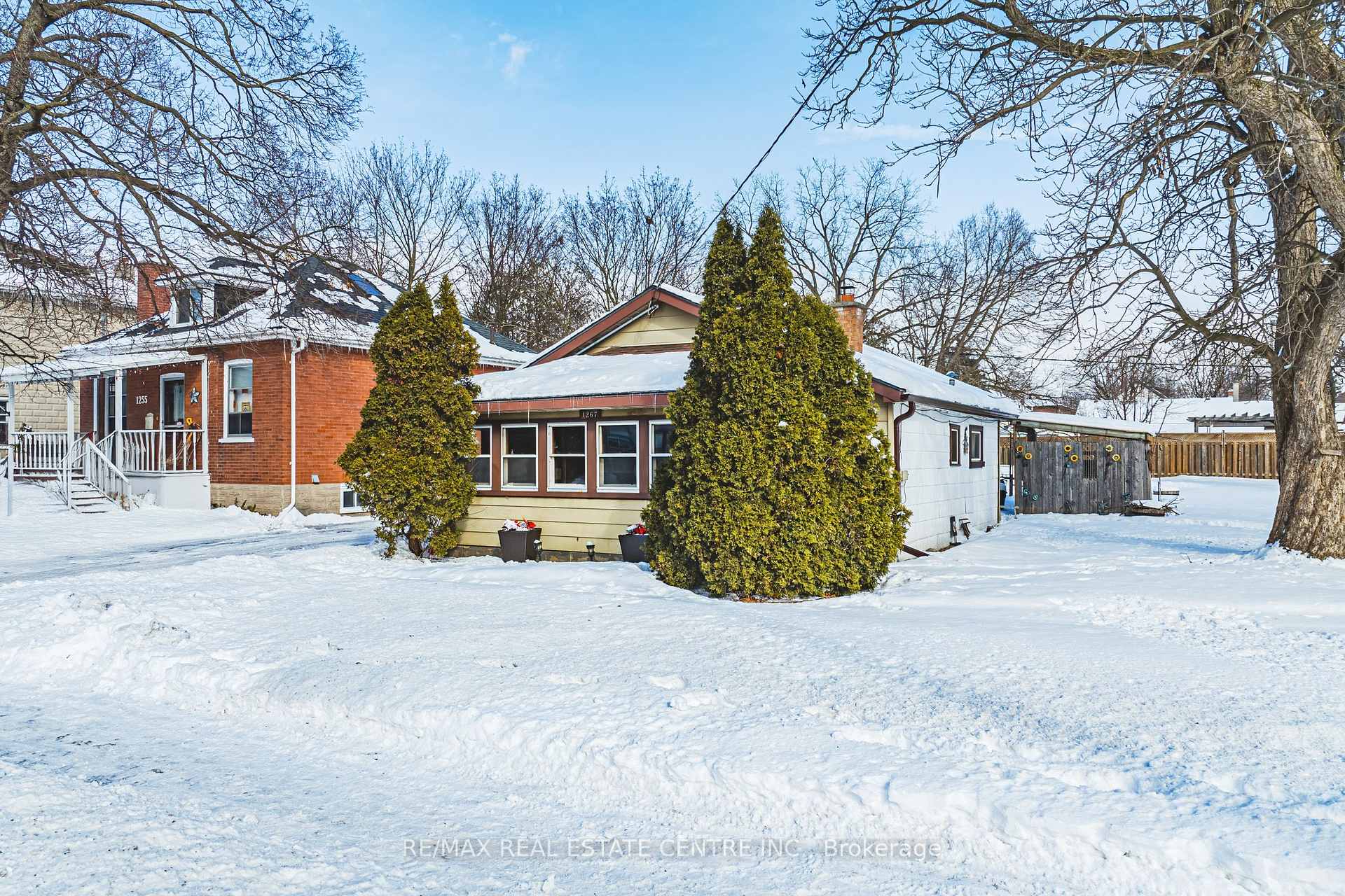 Photo 4 of 1279 Hamilton Street, Cambridge, Preston South — HOMEH