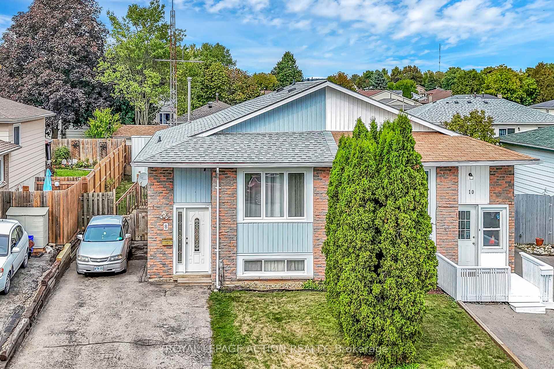 Photo 2 of 8 Maple Crescent, Brant, Paris — HOMEH