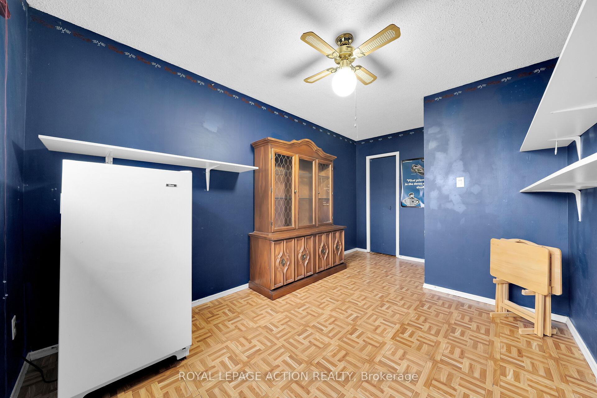 Photo 18 of 8 Maple Crescent, Brant, Paris — HOMEH