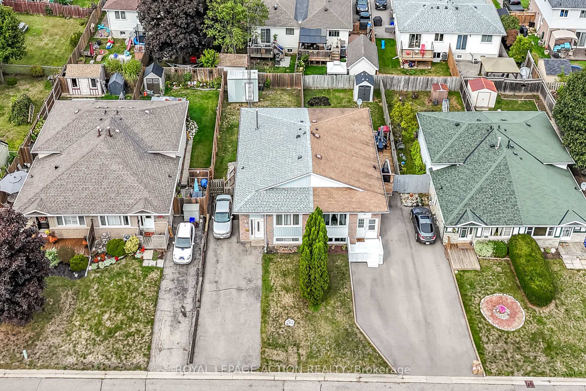 Photo 25 of 8 Maple Crescent, Brant, Paris — HOMEH