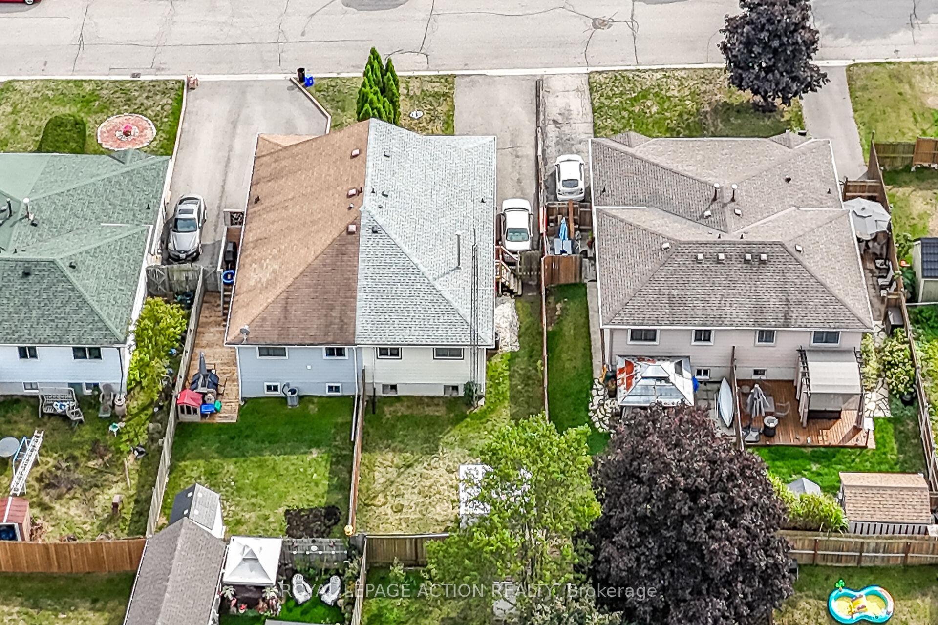 Photo 43 of 8 Maple Crescent, Brant, Paris — HOMEH