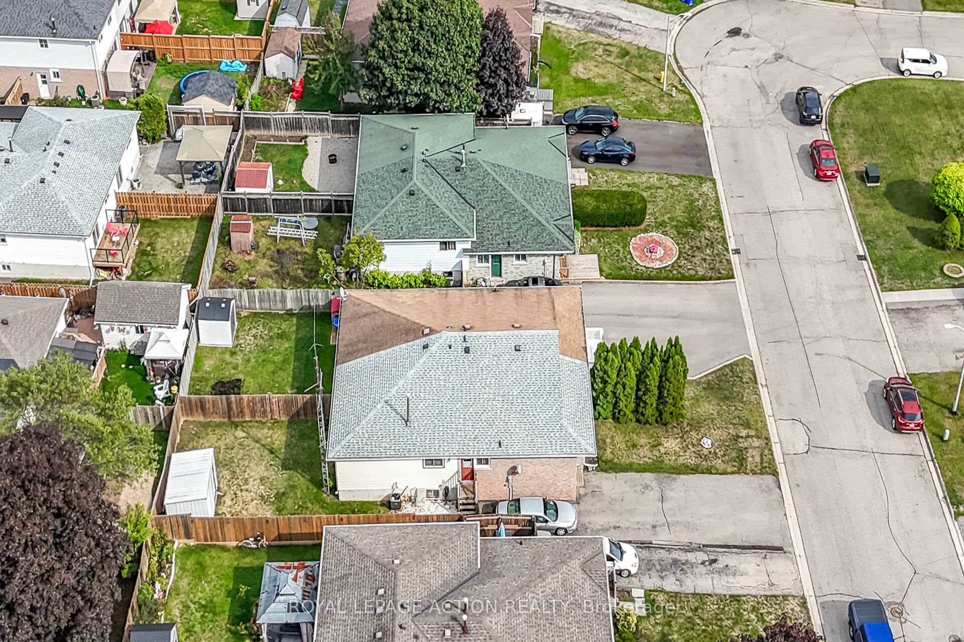 Photo 32 of 8 Maple Crescent, Brant, Paris — HOMEH
