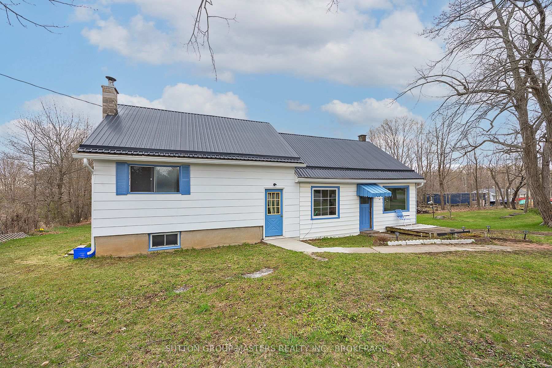 Photo 2 of 3408 Battersea Road, Frontenac, Frontenac South — HOMEH
