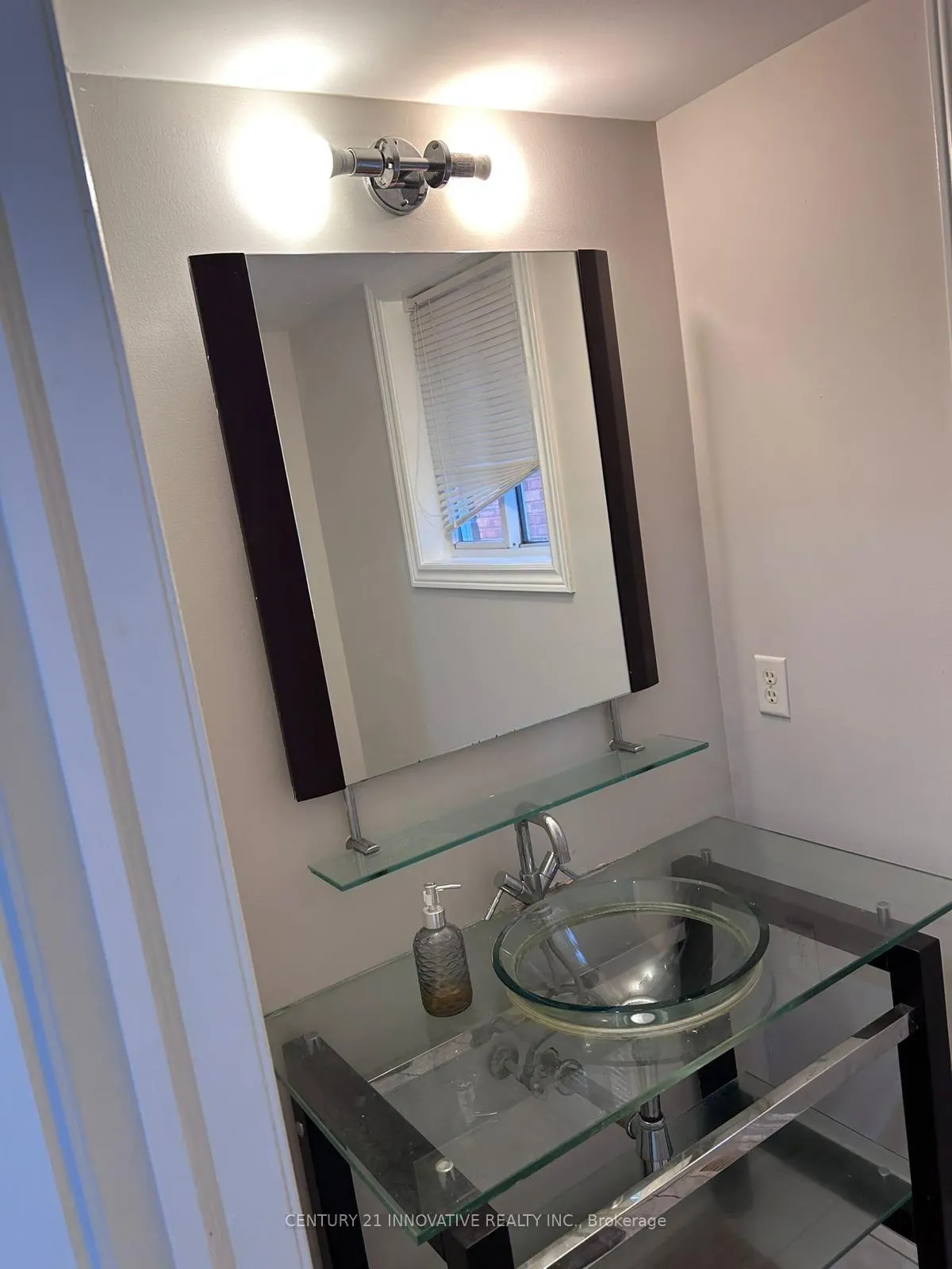 Photo 2 of 43 Summerdale Crescent, Brampton, Fletcher's Meadow — HOMEH
