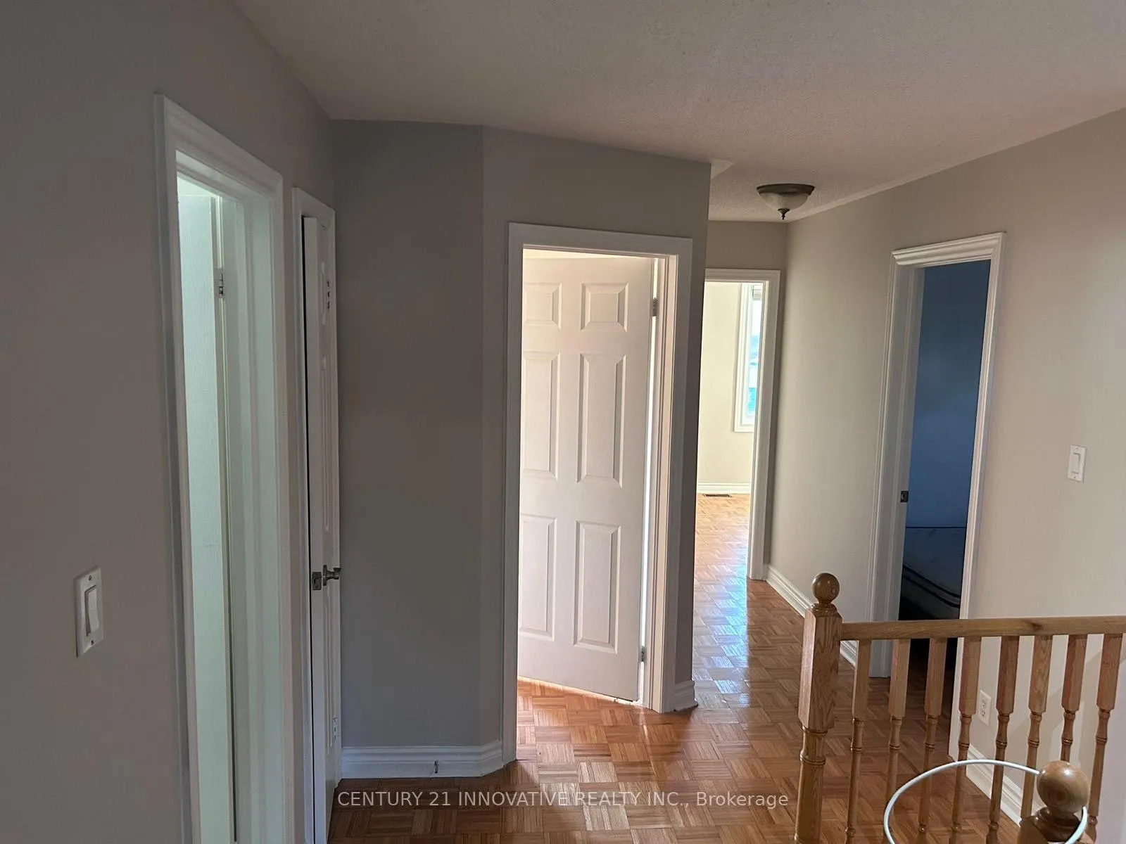 Photo 7 of 43 Summerdale Crescent, Brampton, Fletcher's Meadow — HOMEH