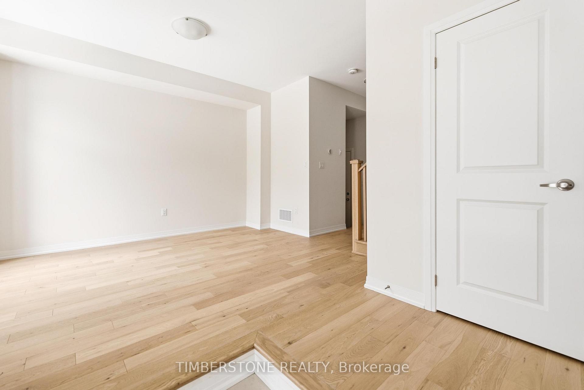 Photo 2 of 34 Bonnington Drive, Brampton, Northwest Brampton — HOMEH