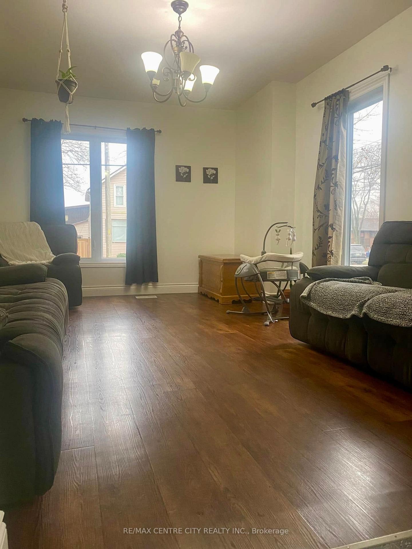 Photo 10 of 61 Myrtle Street, Aylmer — HOMEH