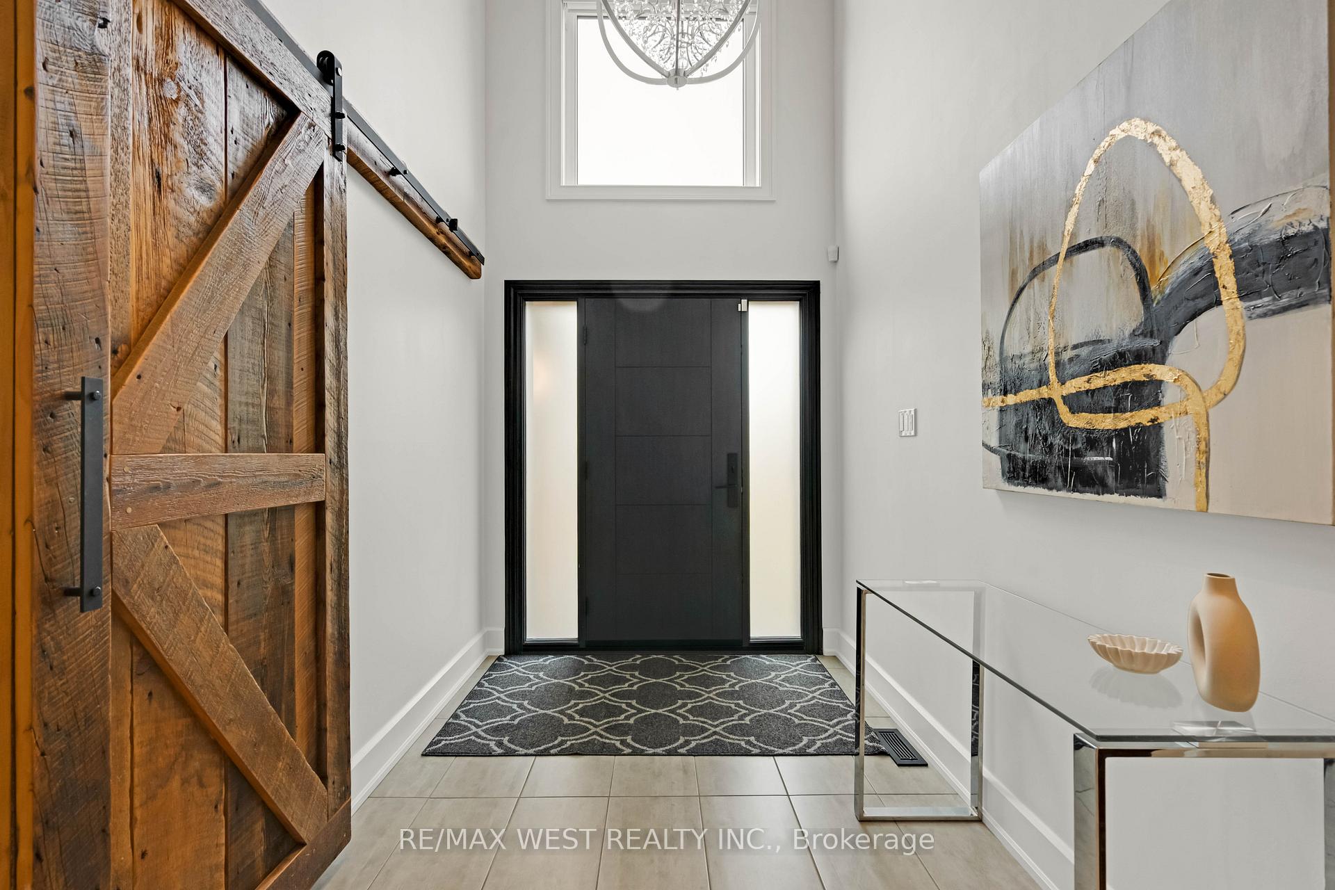 Photo 5 of 9 Chaplin Court, Caledon, Bolton North — HOMEH