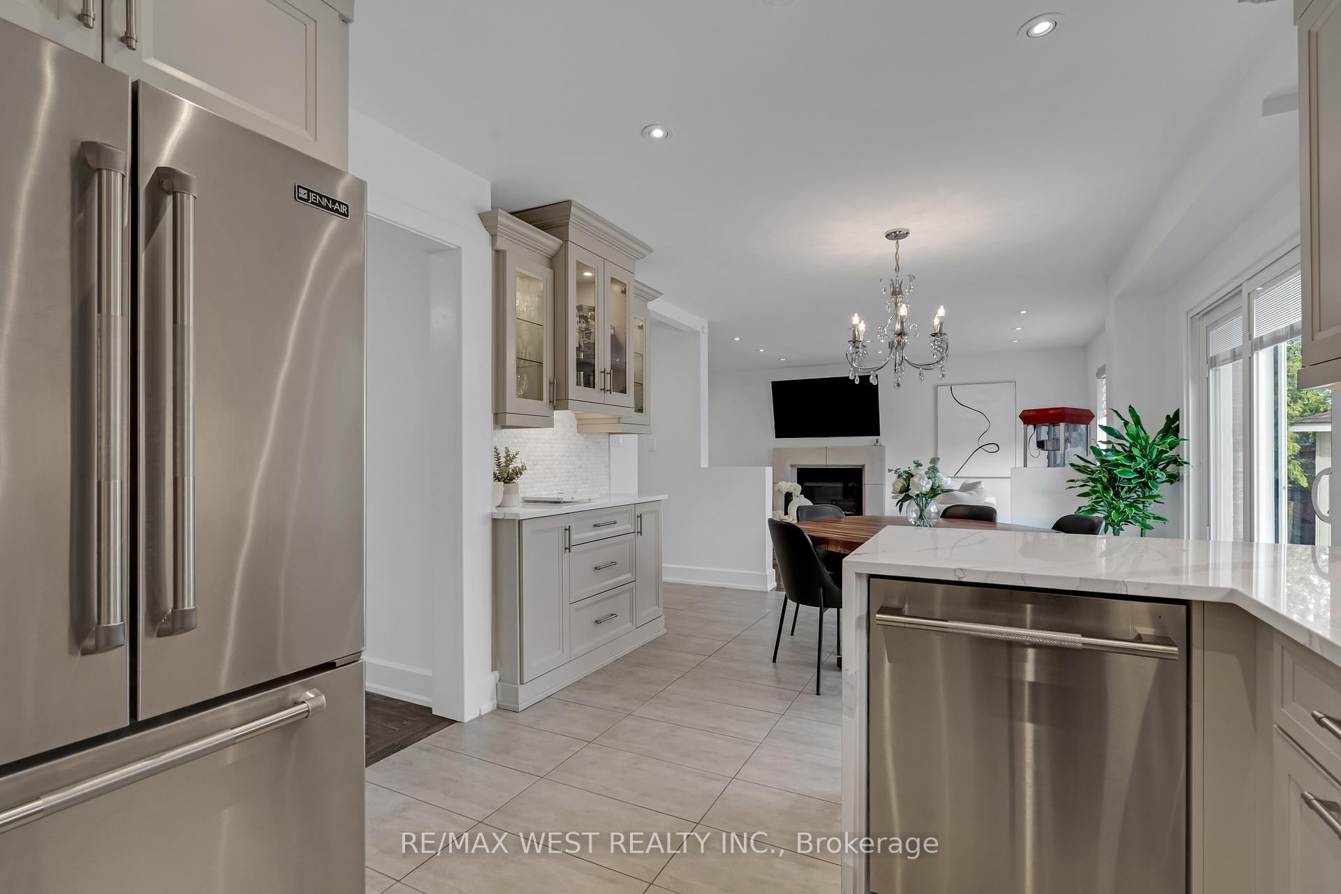 Photo 11 of 9 Chaplin Court, Caledon, Bolton North — HOMEH