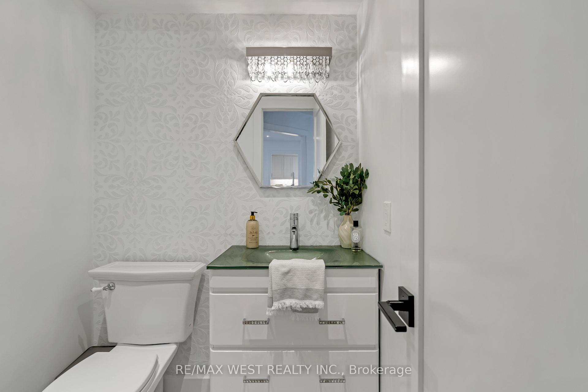 Photo 17 of 9 Chaplin Court, Caledon, Bolton North — HOMEH
