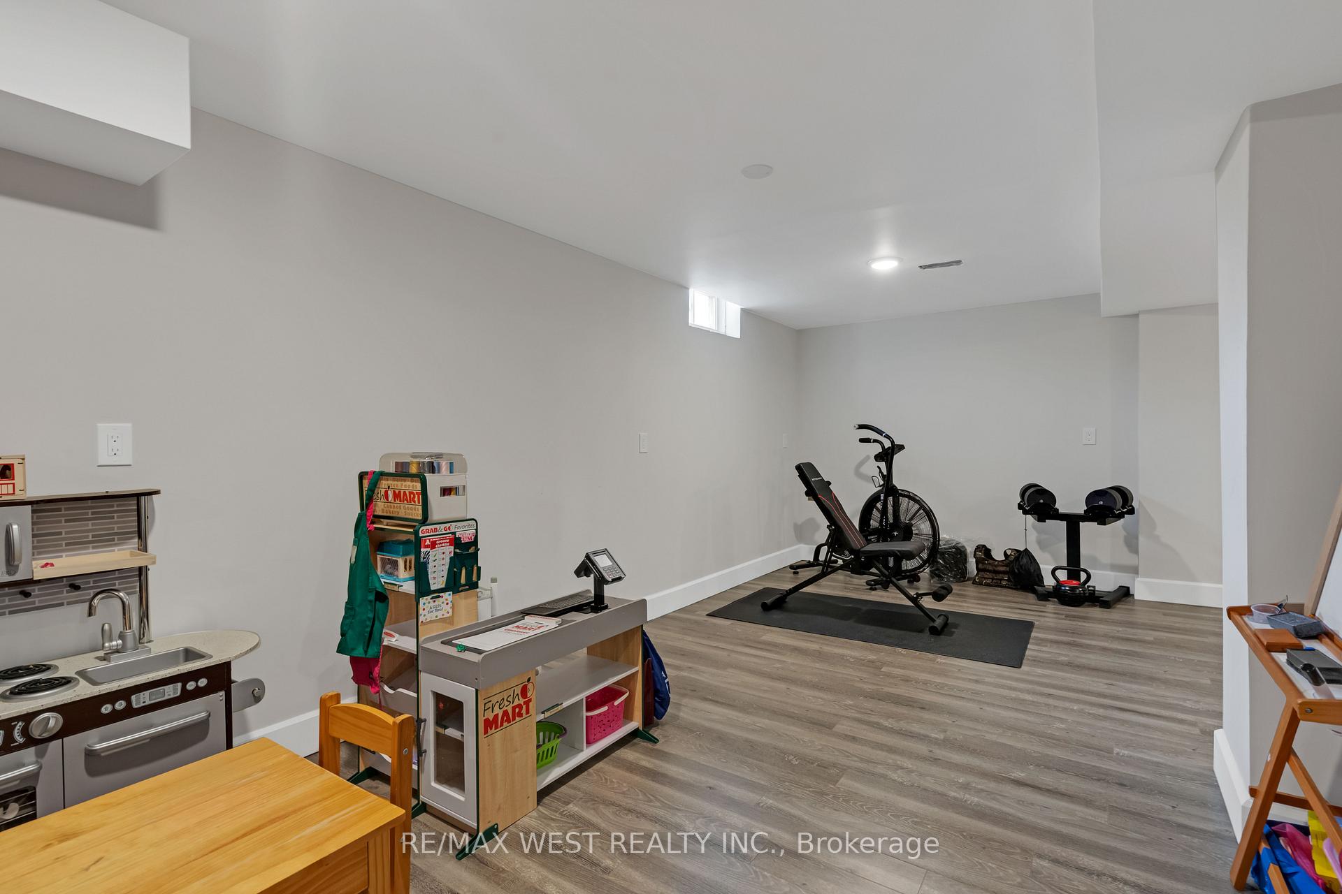 Photo 33 of 9 Chaplin Court, Caledon, Bolton North — HOMEH