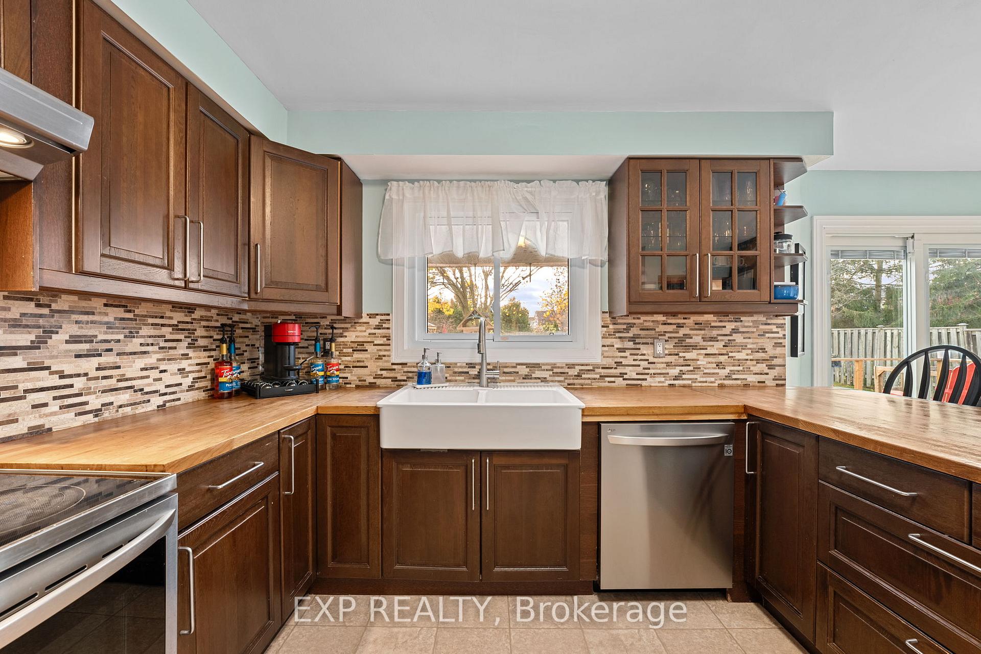 Photo 16 of 140 Natanya Boulevard, Georgina, Keswick North — HOMEH